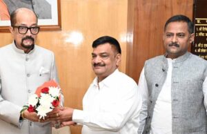 राज्यपाल श्री डेका से अखिल भारतीय कुर्मी क्षत्रीय महासभा के पदाधिकारियों ने भेंट की