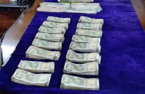 नक्सलियों के 8 लाख नगद और हथियारों का जखीरा पुलिस ने जब्त