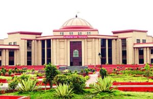 Bilaspur High Court: HC ने जिला प्रशासन और निगम अफसरों को कहा – काम नहीं सिर्फ ड्रामा करने जाते हैं