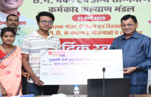 श्रम मंत्री देवांगन ने कहा बीते सवा साल में श्रमिकों के खाते में लगभग 5 सौ करोड़ रूपए अंतरित