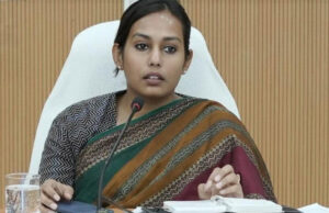 नारायणपुर : भ्रमण पश्चात बच्चों को ब्रेकफास्ट करवा कर कलेक्टर ने किया बस से रवाना