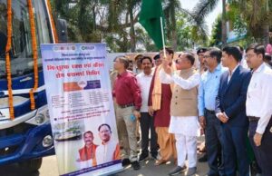 कैंसर डिटेक्शन वैन को मुख्यमंत्री साय ने हरी झंडी दिखाकर किया रवाना