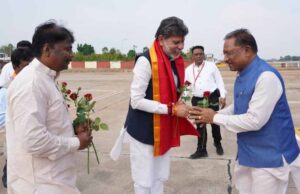 मुख्यमंत्री साय पहुंचे जगदलपुर, जनप्रतिनिधियों और प्रशासनिक अधिकारियों ने किया स्वागत