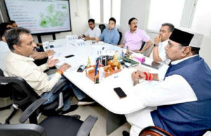मंत्री सारंग ने की अधिकारियों के साथ तैयारियों की समीक्षा