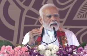 प्रधानमंत्री नरेंद्र मोदी अपने संसदीय क्षेत्र वाराणसी पहुंचे, ये उनका 50वां दौरा