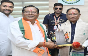 मुख्यमंत्री साय ने रामसेवक पैकरा वरिष्ठ राजनेता हैं और सामाजिक जीवन का उन्हें लंबा अनुभव है