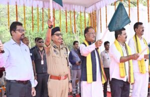 मुख्यमंत्री विष्णु देव साय ने 18 नए अग्निशमन वाहनों को दिखाई हरी झंडी