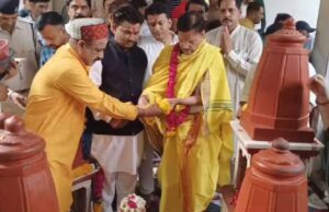 मध्य प्रदेश डिप्टी CM राजेंद्र शुक्ला पहुंचे दतिया मां बगलामुखी के किए दर्शन