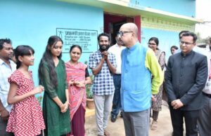 सुकमा में पीएम आवास लाभान्वित परिवार के घर पहुंचे राज्यपाल