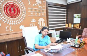 शिक्षकों की शत प्रतिशत उपस्थिति और 12 अप्रैल तक मूल्यांकन कार्य पूर्ण करने दिए निर्देश