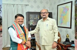 रायपुर : कैलाश विजयवर्गीय बोले- राहुल हिंदी में ठीक से गांधी भी नहीं लिख पाते
