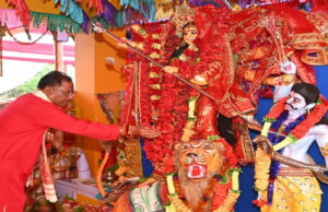 मुख्यमंत्री विष्णु देव साय ने जशपुर जिले के बगिया ग्राम में स्थित दुर्गा मंदिर में मां दुर्गा की पूजा-अर्चना की