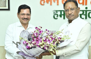 रायपुर : मुख्यमंत्री विष्णु देव साय से एसईसीएल के नवनियुक्त सीएमडी हरीश दुहन ने की सौजन्य भेंट