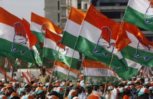 अब कांग्रेस के कार्यक्रमों में नेता सिर्फ भाषण देने मंच पर जाएंगे, बैठने की कुर्सिंयां मंच के सामने लगेंगी