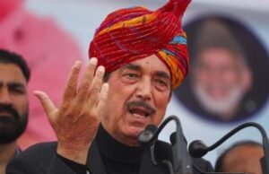 गुलाम नबी आजाद ने कहा- मस्जिदों से आतंकियों के खिलाफ पहली बार बोल रहे इमाम, पूरा कश्मीर गुस्से में बंद