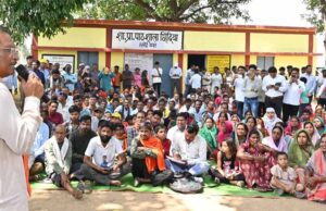 छिंदिया गांव में मुख्यमंत्री साय का आकस्मिक दौरा, चौपाल लगाकर ग्रामीणों से किया सीधा संवाद