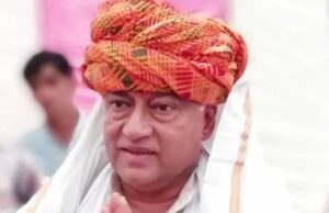 कांग्रेस ने पार्टी के सीनियर लीडर दिग्विजय सिंह के छोटे भाई और पूर्व सांसद लक्ष्मण सिंह को ‘कारण बताओ नोटिस’ जारी किया
