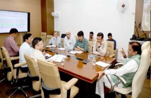 उप मुख्यमंत्री शुक्ल ने स्वास्थ्य अधोसंरचना विकास कार्यों की गहन समीक्षा की