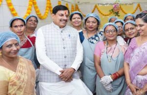 मुख्यमंत्री ने ढाई हजार से अधिक बहनों को आर्थिक रूप से सशक्त बनाने के लिए की महिला गृह उद्योग समिति की सराहना