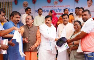 मुख्यमंत्री डॉ. यादव ने शीतलदास की बगिया में घाटों की सफाई की सफाई मित्रों को किया सम्मानित