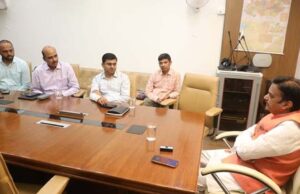 यूजी पीजी सीट के लिए अधोसंरचना विकास और उपकरण खरीदी कार्य प्राथमिकता से करें पूर्ण: उप मुख्यमन्त्री शुक्ल