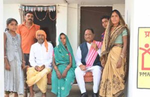 पीएम आवास योजना की हितग्राही अमरौतीन साहू के अतिथि बने मुख्यमंत्री
