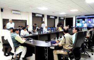 मुख्यमंत्री डॉ ने प्रदेश के 5 नगरों में मॉक ड्रिल और ब्लैक आउट की जानकारी कलेक्टर्स से की प्राप्त