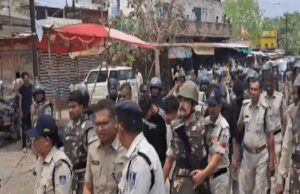 उज्जैन में युवती का अश्लील वीडियो बनाने के आरोप में सात आरोपियों का पुलिस ने जुलूस निकाला