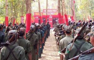 झारखंड-ओडिशा बोर्डसर पर नक्सलियों ने लूटा ट्रक, डेढ़ टन विस्फोटक था, सुरक्षा बलों का सर्च ऑपरेशन शुरू