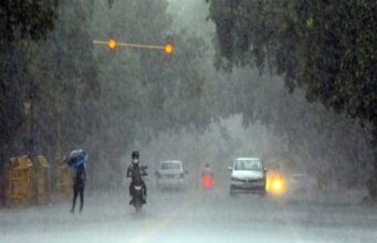 दिल्ली-NCR में हो रही झमाझम बारिश