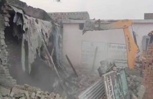 भाजपा नेता गुलफाम सिंह हत्याकांड में संभल प्रशासन की कार्रवाई, आरोपियों के अवैध कब्जे पर चला बुलडोजर