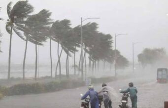 उत्तर भारत में गर्मी पूरे उरूज पर है वहीं महाराष्ट्र और पश्चिमी घाट के तटवर्ती राज्यों में बारिश ने कहर ढा रखा