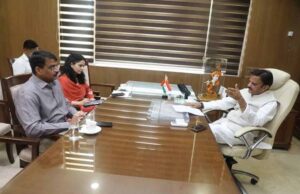 उप मुख्यमंत्री शुक्ल ने संविदा स्वास्थ्य कर्मचारियों की मांगों पर शीघ्र कार्रवाई के दिए निर्देश