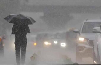 IMD अपडेट: 13 से 15 अगस्त तक झमाझम बारिश और 61 किमी प्रति घंटे की तेज हवाओं की संभावना