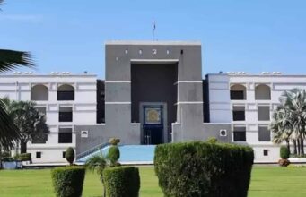 गुजरात HC का बड़ा फैसला: महिला को 27 साल बाद मिली राहत, जानिए कारण
