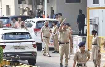 वाई पूरण कुमार के निधन के बाद पोस्टमार्टम, अंतिम संस्कार में सुरक्षा बढ़ाई गई