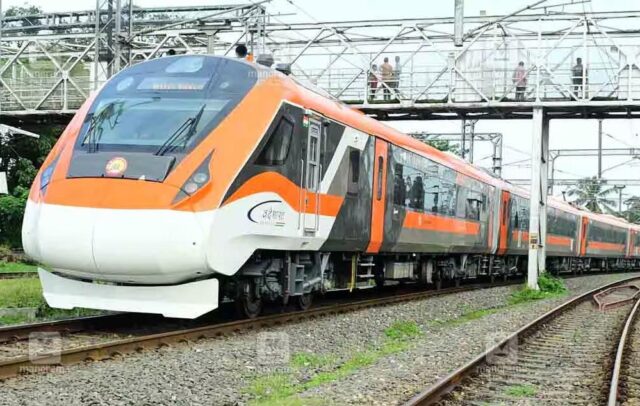 Vande_Bharat_Express_73_4.jpg