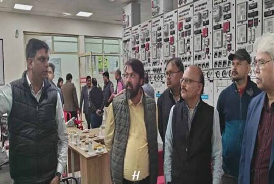 विद्युत नियामक आयोग ने किया 132 केवी जीआईएस सबस्टेशन फूलबाग ग्वालियर का निरीक्षण