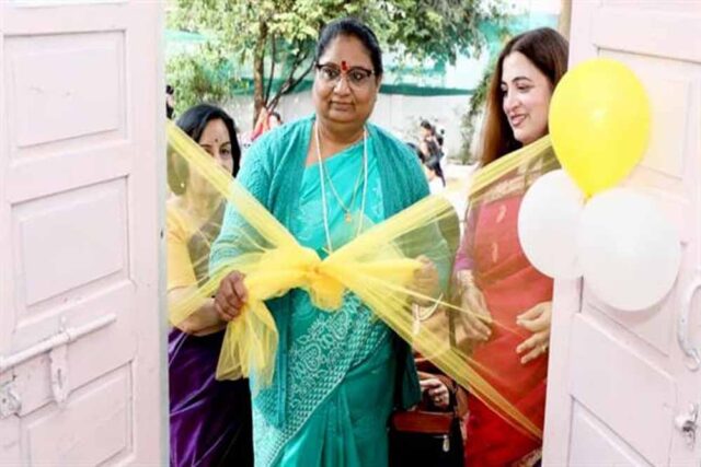 mahila_01.jpg