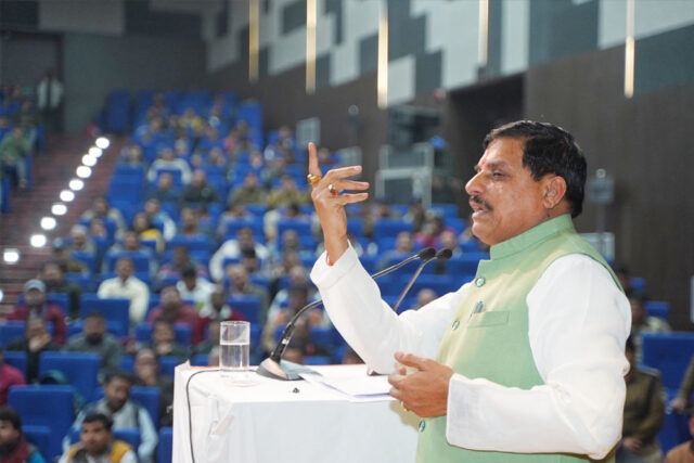 mohan_6A_2_2-2.jpg