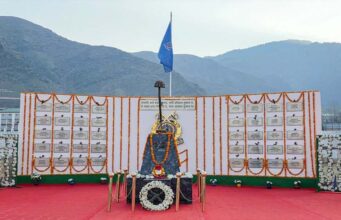 देश ने मनाया ब्लैक डे, पीएम मोदी ने पुलवामा शहीदों को किया याद और श्रद्धांजलि अर्पित
