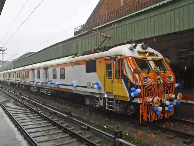train-7.jpg