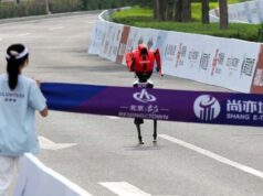 रोबोट ने 21 KM हाफ मैराथन 50 मिनट 26 सेकेंड में पूरी करके इंसान का रिकॉर्ड तोड़ा