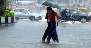 गर्मी पर राहत का संकेत: अगले 48 घंटों में पारा गिरेगा, दिल्ली-यूपी समेत 18 राज्यों में आंधी-बारिश
