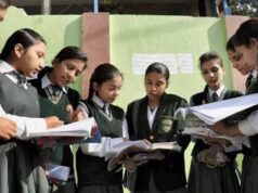 नए सिलेबस के बीच किताबों का संकट, यूपी के हजारों स्कूलों में पढ़ाई प्रभावित