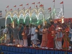 प्रयागराज संगम पर नई शुरुआत! सीएम योगी ने फ्लोटिंग जेटी पर गंगा आरती का उद्घाटन किया