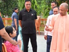 लगातार दूसरे दिन जनता दर्शन में 200 लोगों की समस्याएं सुनीं सीएम योगी आदित्यनाथ ने