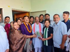 99% लाने वाली अंशुल को मिला खास सम्मान: डिप्टी सीएम के गिफ्ट से खुशी का ठिकाना नहीं