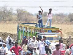 विदिशा में किसानों का हंगामा, जाम में फंसे वाहन; रास्ता खुलवाने बुलाना पड़ा बुलडोजर