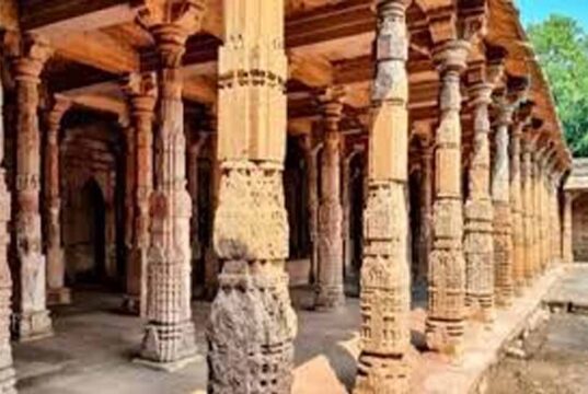 Bhojshala मामले में हाई कोर्ट का अहम निर्णय, मंदिर परिसर घोषित; मुस्लिम पक्ष को अलग भूमि मिलेगी
